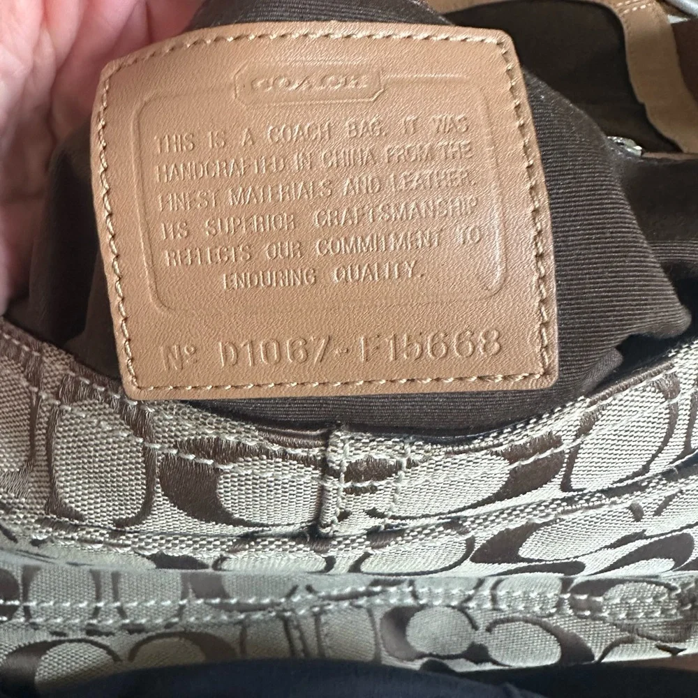 Coach Brown and Tan Signature SoHo Buckle Shoulder Bag y2k d1067-f15668 - Picture 3 of 16